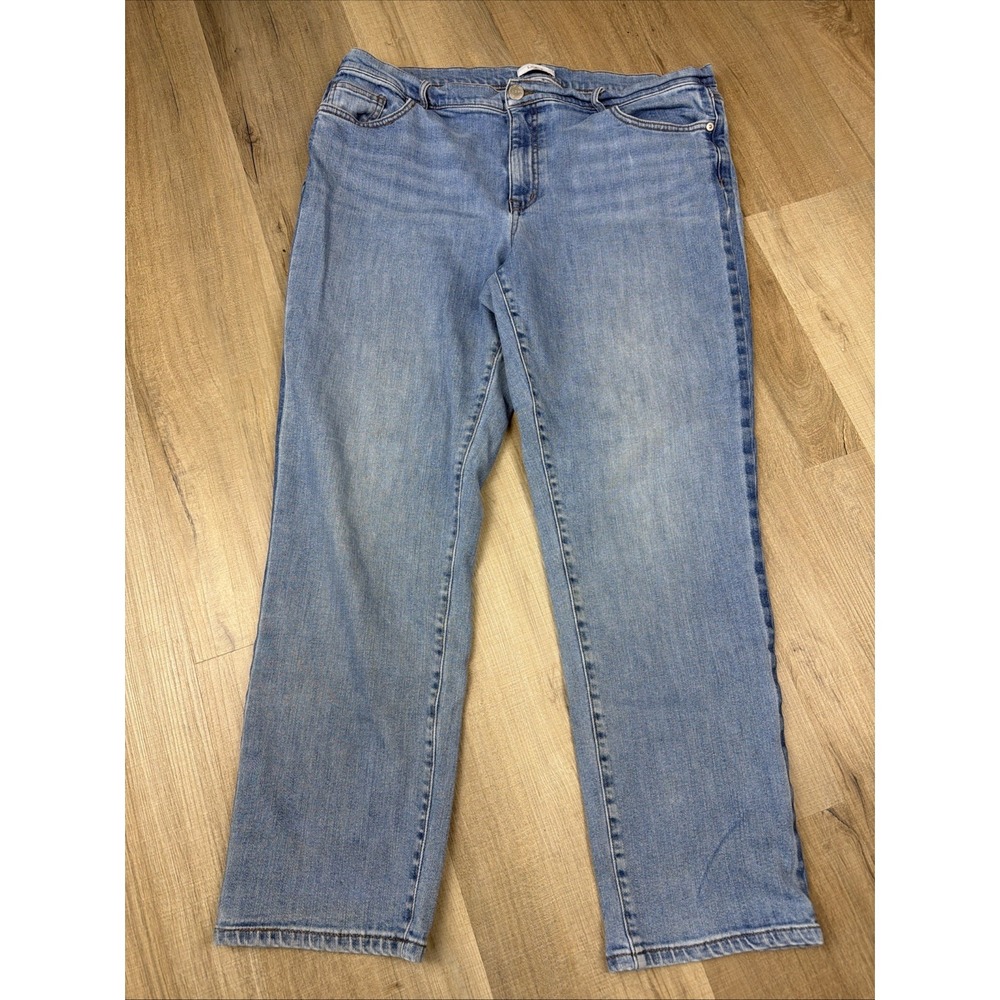 LOFT Outlet Boyfriend Jeans Size 12 Mid Rise Relaxed Straight Light‎ Wash